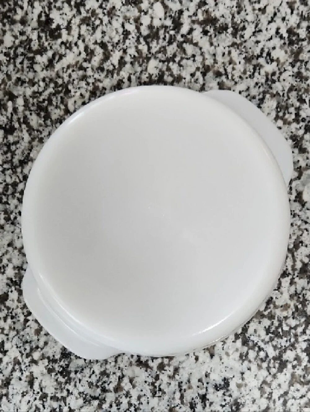 Vintage 1960s Fire-King Golden Wheat Pattern Milk Glass Casserole Dish 8" - Picture 6 of 13